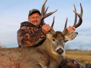 Contact Larry Hatter for Whitetail Hunts - 208.739.0526